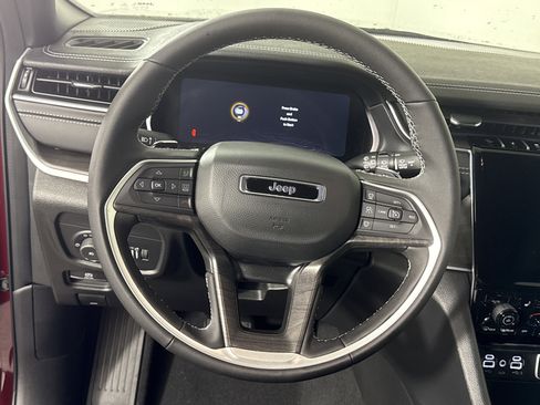 New 2025 Jeep Grand Cherokee L Limited w/ Black Appearance Package AWD/4WD image 16