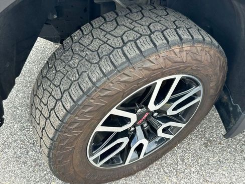 Used 2024 GMC Sierra 1500 AT4 w/ Technology Package image 28