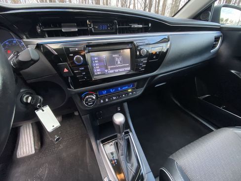 Used 2015 Toyota Corolla S image 25