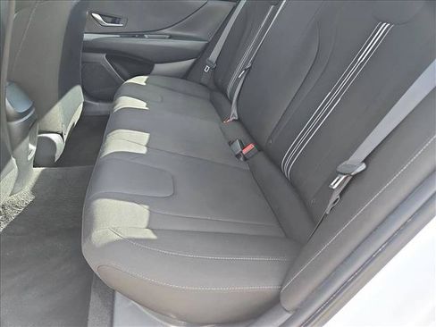 Used 2024 Hyundai Elantra SEL FWD image 18