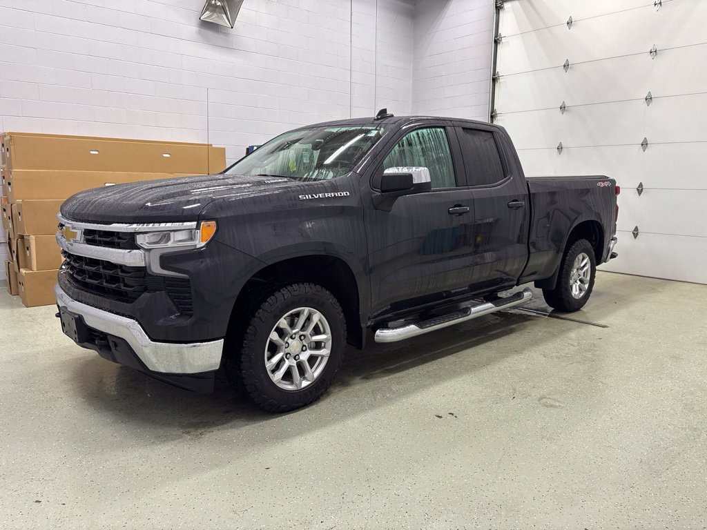 Used 2024 Chevrolet Silverado 1500 LT AWD/4WD image 9