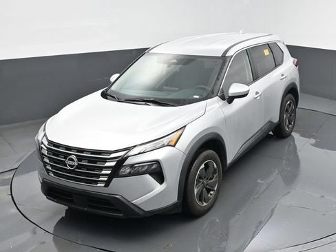 Used 2024 Nissan Rogue SV AWD/4WD image 19