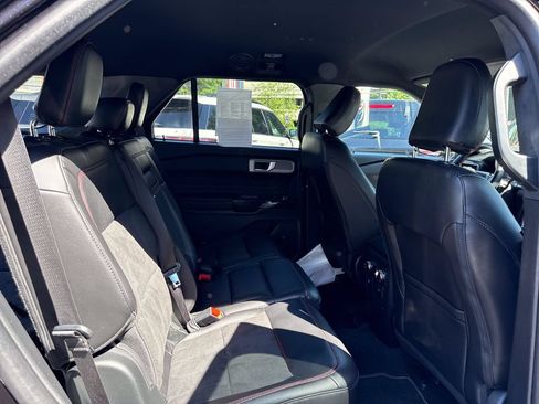 Used 2023 Ford Explorer ST-Line AWD/4WD image 28