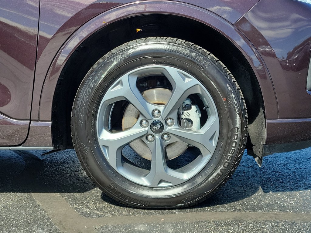 Certified 2023 Ford Escape ST-Line w/ Tech Pack #1 AWD/4WD image 9