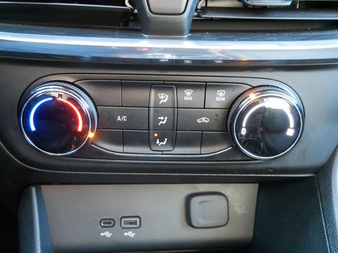 Used 2024 Buick Encore GX Preferred AWD/4WD image 20