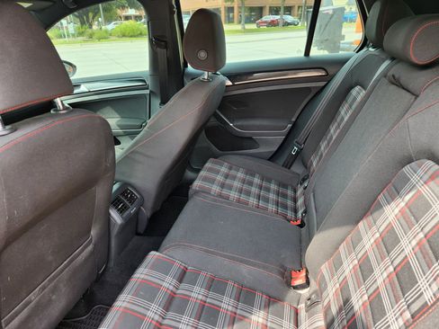 Used 2017 Volkswagen GTI S image 10