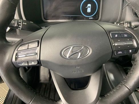 Used 2022 Hyundai Kona Limited AWD/4WD image 29