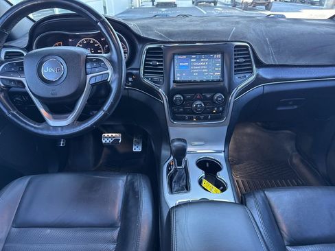 Used 2018 Jeep Grand Cherokee Limited image 16