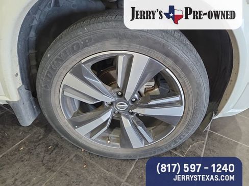 Used 2021 Nissan Rogue Platinum AWD/4WD image 4