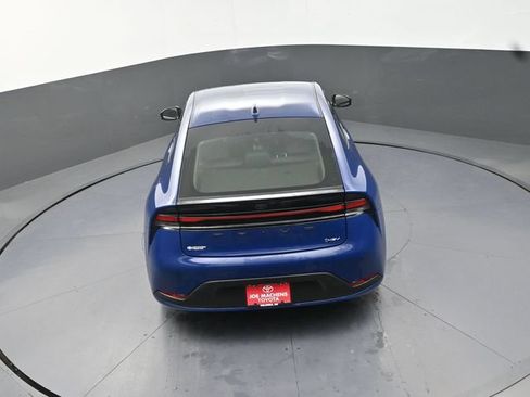 Used 2025 Toyota Prius LE FWD image 27