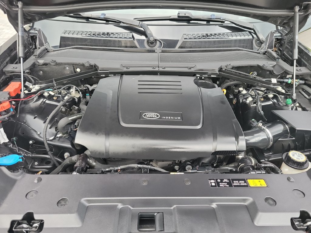 Certified 2024 Land Rover Defender 110 S AWD/4WD image 28