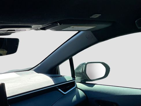 Used 2023 Toyota Corolla SE image 21