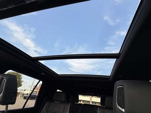 Used 2022 Cadillac Escalade Premium Luxury AWD/4WD image 84