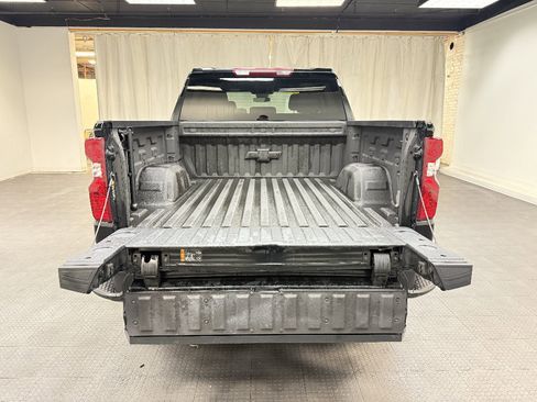 Used 2022 Chevrolet Silverado 1500 Custom Trail Boss AWD/4WD image 5
