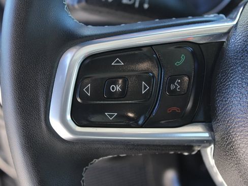 Used 2023 Jeep Wrangler Unlimited Sahara image 15