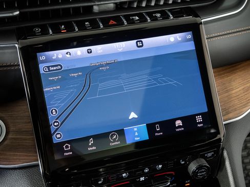 Used 2023 Jeep Grand Cherokee Summit w/ Luxury Tech Group V AWD/4WD image 15
