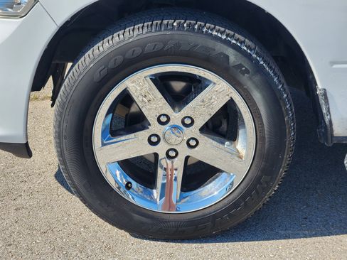 Used 2018 RAM 1500 Express RWD image 10