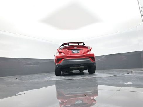 Used 2022 Toyota C-HR XLE image 22