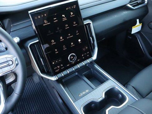 New 2026 GMC Acadia Elevation image 38