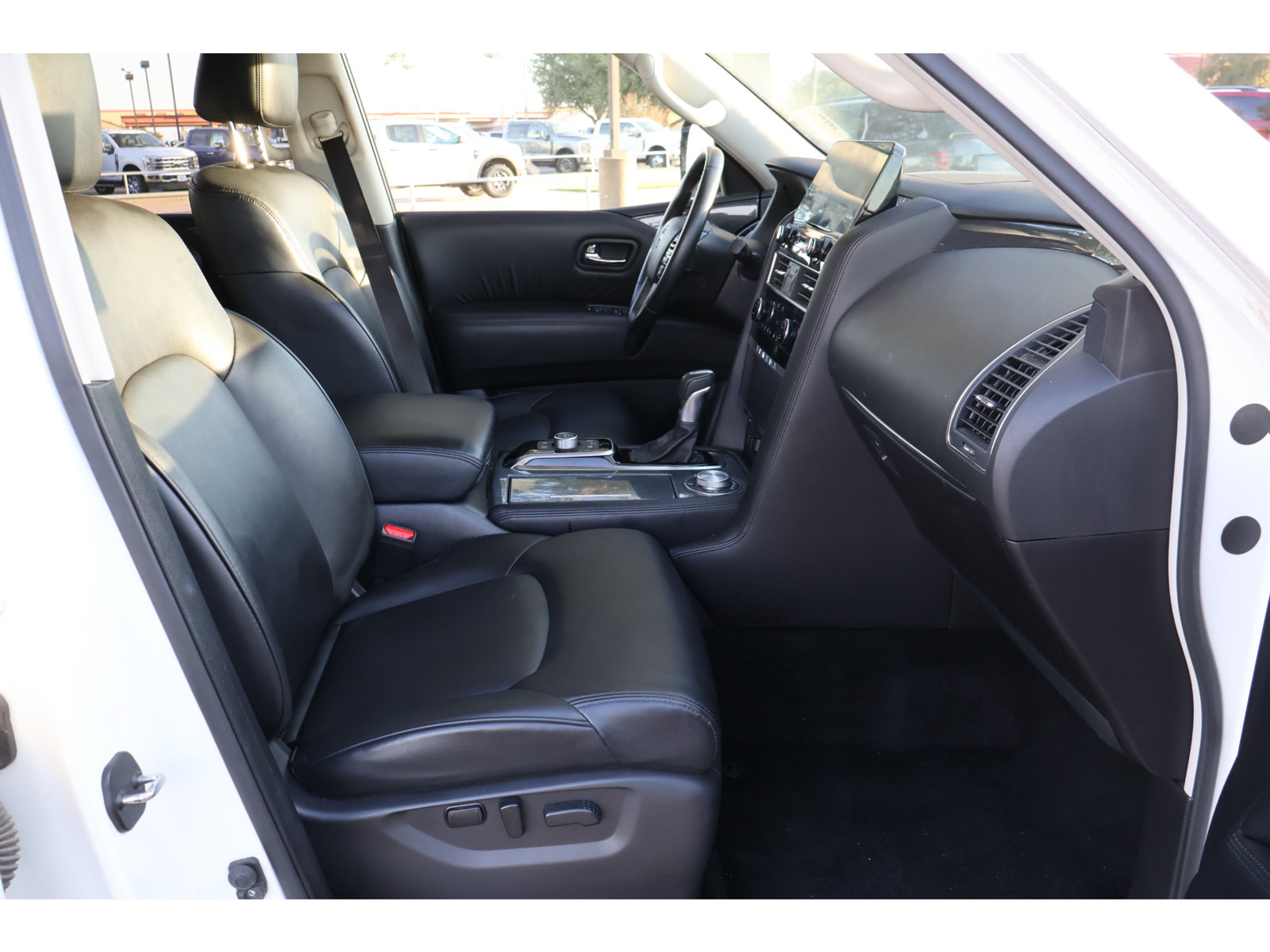 Used 2024 Nissan Armada SV AWD/4WD image 15