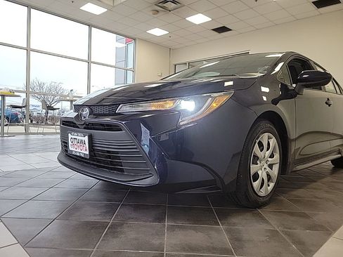 Used 2025 Toyota Corolla LE image 14