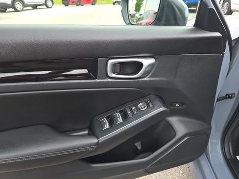 Used 2024 Honda Civic Touring image 12