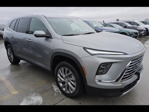 Used 2025 Buick Enclave Preferred image 5