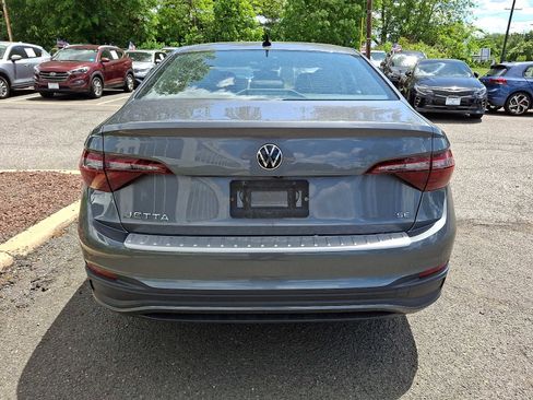 Used 2022 Volkswagen Jetta SE FWD image 5