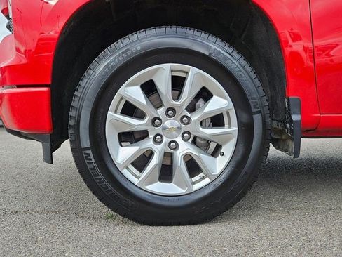 Used 2023 Chevrolet Silverado 1500 RST w/ Z71 Off-Road Package AWD/4WD image 12