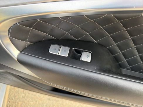 Used 2019 Genesis G70 2.0T Advanced w/ Sport Package image 16