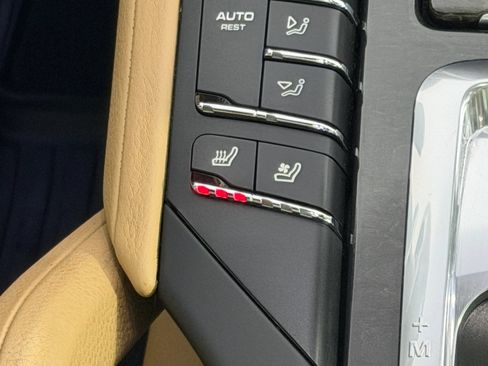 Used 2016 Porsche Cayenne AWD/4WD image 35