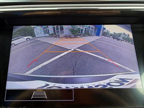 Used 2022 Chevrolet TrailBlazer LT w/ Convenience Package AWD/4WD image 9