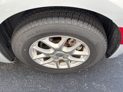 Used 2023 Chrysler Pacifica Touring-L FWD image 9