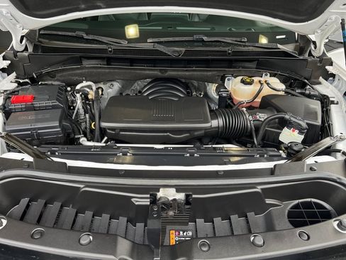 Used 2023 GMC Yukon XL SLT image 43