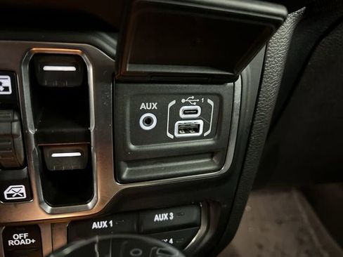 Used 2023 Jeep Wrangler Unlimited Rubicon w/ LED Lighting Group AWD/4WD image 35