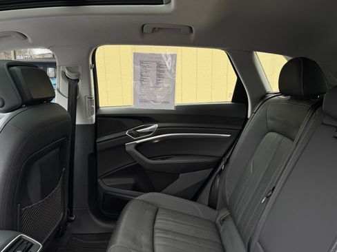 Used 2019 Audi e-tron Premium Plus image 46