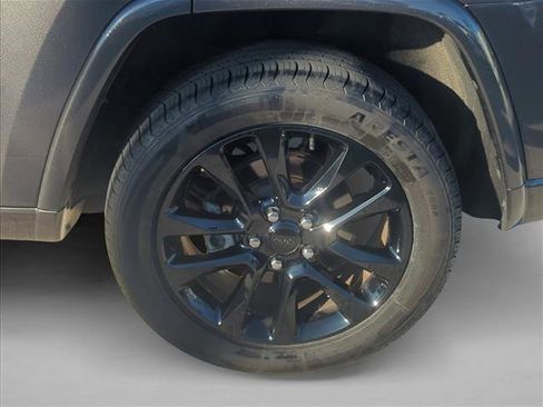 Used 2021 Jeep Grand Cherokee Laredo X image 23