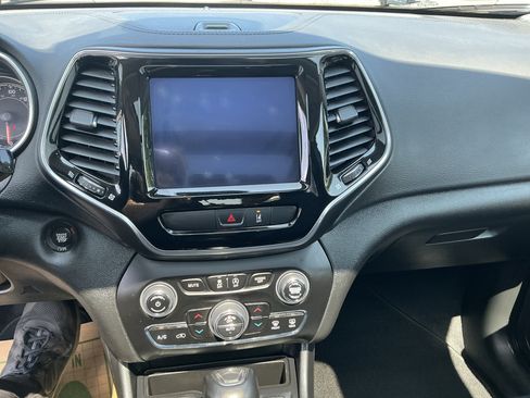 Used 2022 Jeep Cherokee Limited w/ Elite Package AWD/4WD image 23
