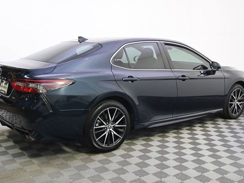 Used 2021 Toyota Camry SE FWD image 7