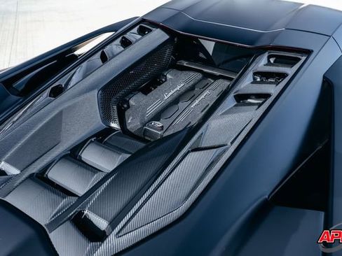 Used 2025 Lamborghini Revuelto image 68
