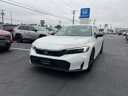 Used 2025 Honda Civic Sport image 1