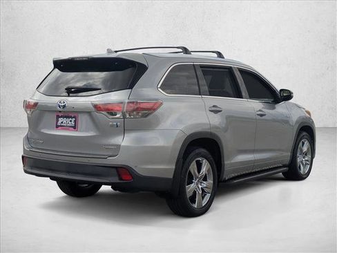 Used 2016 Toyota Highlander Limited w/ Driver Technology Package AWD/4WD image 5