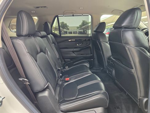 Used 2025 Honda Pilot EX-L image 24