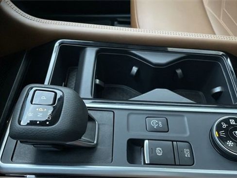 Used 2025 Nissan Pathfinder Platinum image 20