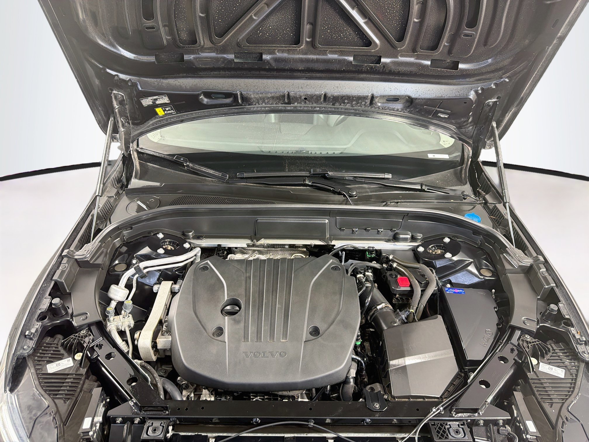 Used 2025 Volvo XC60 B5 Core AWD/4WD image 36