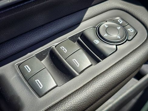 Used 2023 GMC Terrain SLE w/ Driver Convenience Package AWD/4WD image 11