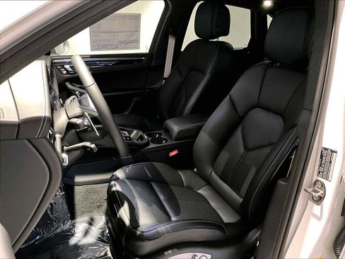 New 2026 Porsche Macan S image 5