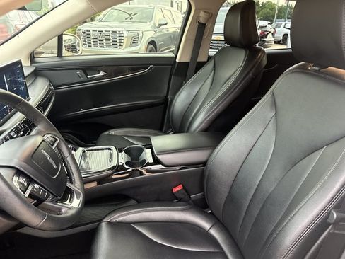 Used 2022 Lincoln Nautilus AWD w/ Premium Package image 5