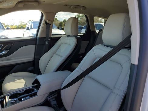 New 2026 Lincoln Corsair Premiere image 22