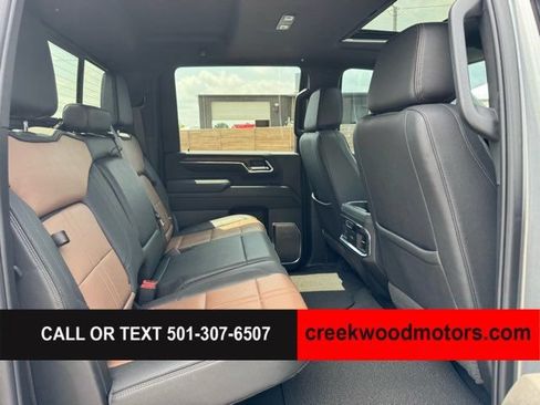 Used 2024 Chevrolet Silverado 2500 High Country w/ High Country Premium Package AWD/4WD image 15